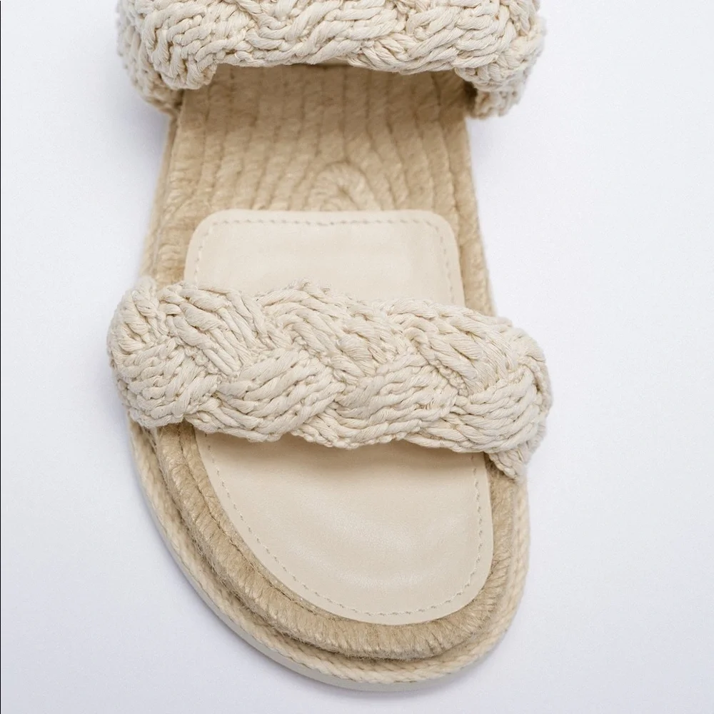 NWT. Zara Cream Woven Flat Jute Sandals. Size 9. - Picture 5 of 7